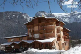 HOTEL JOB GARDEN AND SPA