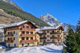 Apartments Casa Raethia